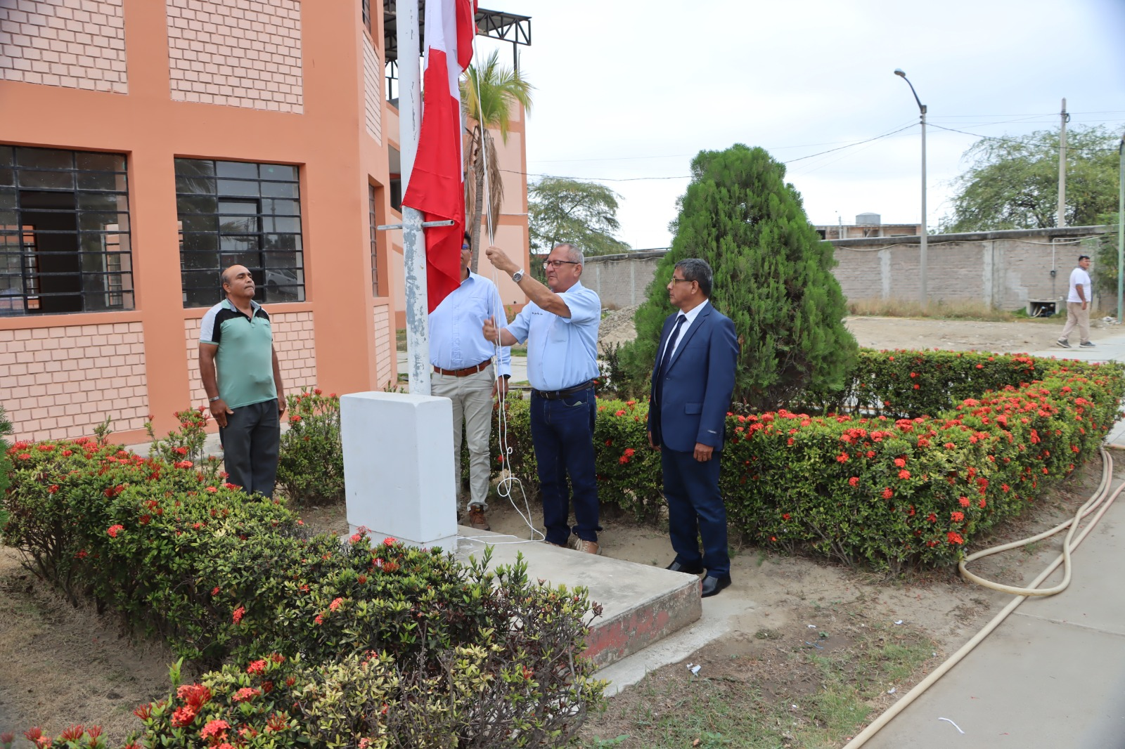 Ceremonia Oficial de Entrega y Recepción de Maquinarias y Equipos para el Procesamiento de Frutas, a cargo del Gobierno Regional de Tumbes